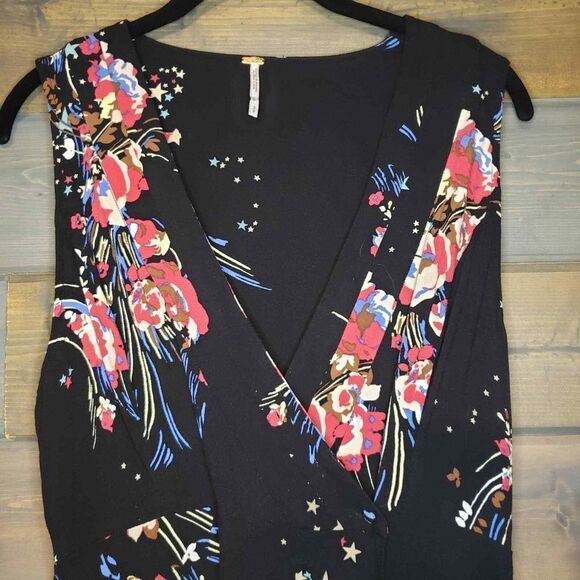 Free People Floral Sleeveless Wrap Tunic Top Size Small Black & Red - Picture 5 of 16